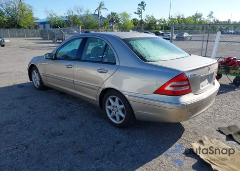 2004 Mercedes-Benz C 240 from USA, damaged, VIN WDBRF61J34A557919